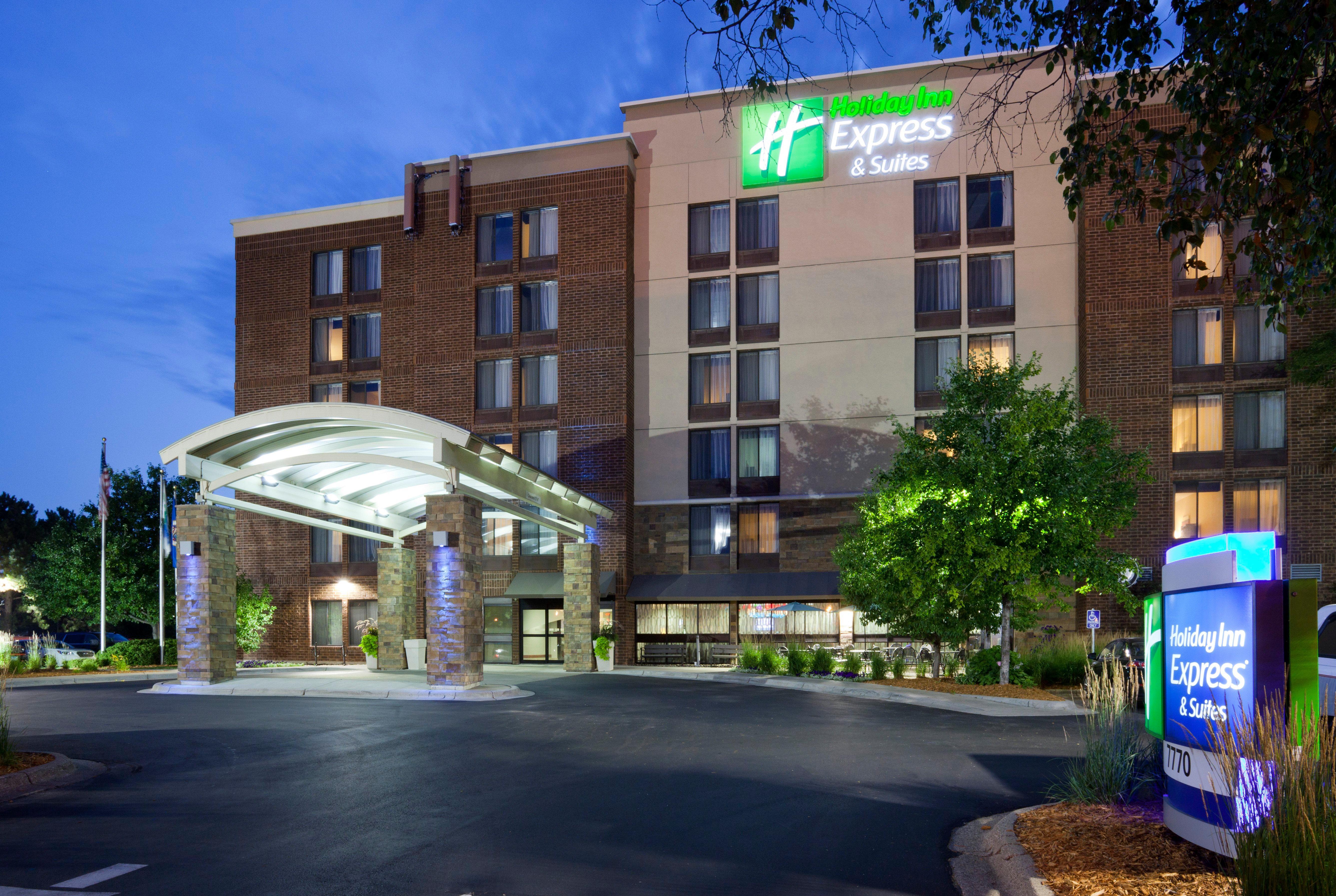 Holiday Inn Express & Suites Bloomington West, An Ihg Hotel Exterior photo